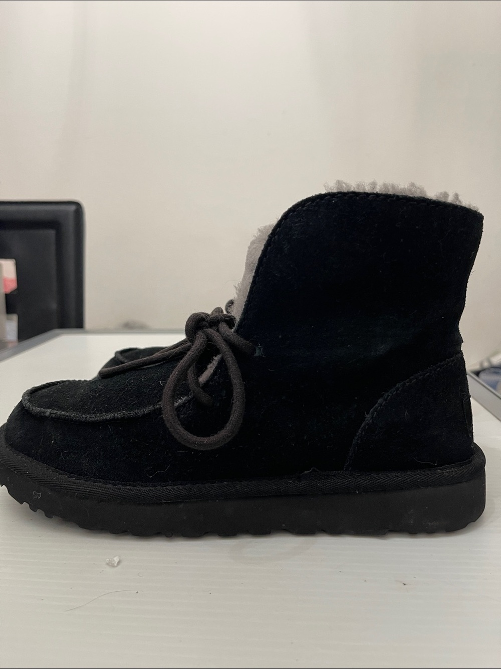 UGG WINTER DIARA COZY GRAY LACE-UP FRONT BOOTS WOMENS SIZE 8